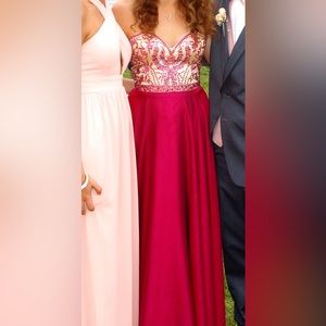 Burgundy sherri hill prom dress